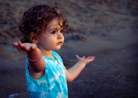 child-in-wonder-by-hlkljgk.jpg