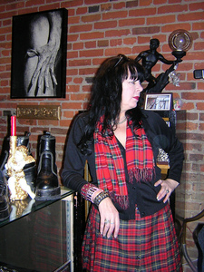 consignment-business-owner-by-runran.jpg
