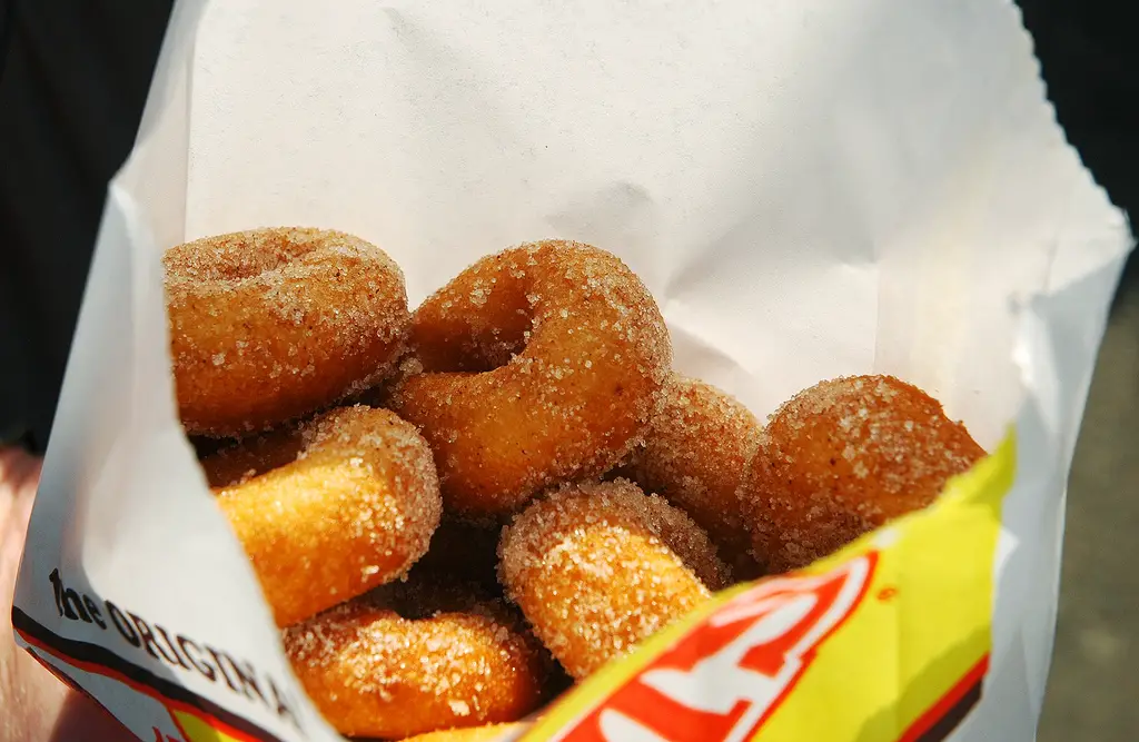 mini-donuts-by-taminator.jpg