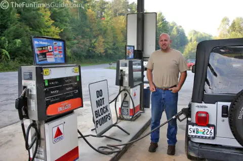 WARNING: Here’s Why You Should Never Use A Debit Card To Pay At The Pump!