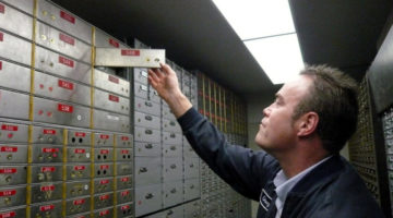 5 Reasons To Use A Safe Deposit Box + 5 Reasons To Think Twice About What You Keep There
